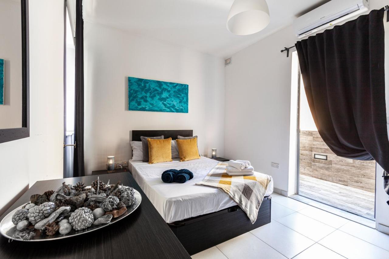 Z4 - Seafront Apartment St. Paul's Bay Exterior photo